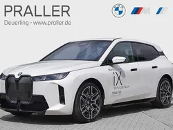 Mineralweiß Gebraucht 2025 BMW iX M Sport SUV | 84.900 € (Superpreis)