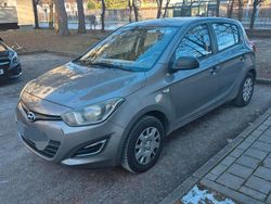 Grau Gebraucht 2012 Hyundai i20 Kleinwagen | 5.000 € (Teuer)