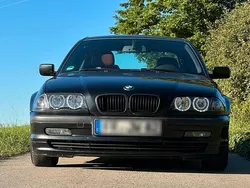 Schwarz Gebraucht 2001 BMW 320 Limousine | 4.650 € (Teuer)