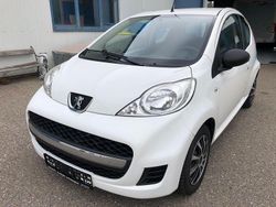 Weiß Gebraucht 2010 Peugeot 107 Filou Kleinwagen | 2.890 € (Etwas zu teuer)