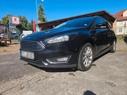 Schwarz Gebraucht 2016 Ford Focus Titanium Kombi | 6.100 € (Guter Preis)