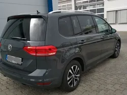 Grau Gebraucht 2020 VW Touran IQ Drive Van / Kleinbus | 21.000 € (Guter Preis)