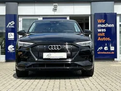Brillantschwarz Gebraucht 2021 Audi e-tron Advanced SUV | 31.950 € (Fairer Preis)