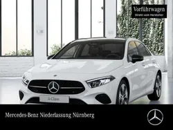 Polarweiß Gebraucht 2024 Mercedes A200 Progressive Limousine | 37.900 €