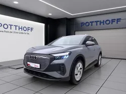 Grau Gebraucht 2023 Audi Q4 e-tron Comfort SUV | 26.750 € (Fairer Preis)