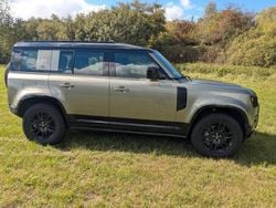 Grün Gebraucht 2023 Land Rover Defender Dynamic SUV | 72.490 € (Superpreis)