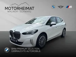 Weiß Gebraucht 2025 BMW 220 Active Tourer Luxury Line Van / Kleinbus | 37.900 €