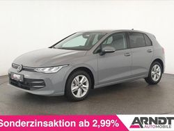 Mondsteingrau Gebraucht 2025 VW Golf VIII Life Limousine | 28.484 € (Guter Preis)