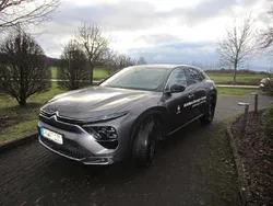 Grau/typ aussenverkleidung met Gebraucht 2023 Citroën C5 X Feel Limousine | 24.900 € (Fairer Preis)