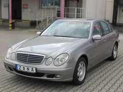 Cubanitsilber Gebraucht 2006 Mercedes E220 Limousine | 3.999 € (Etwas zu teuer)