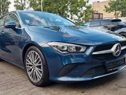 Blau Gebraucht 2023 Mercedes CLA200 Limousine | 28.499 €