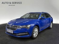 Energy blau Gebraucht 2024 Skoda Superb Style Kombi | 42.960 € (Etwas zu teuer)