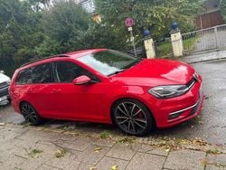 Rot Gebraucht 2017 VW Golf VII Comfortline Kombi | 12.700 € (Teuer)