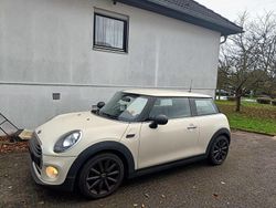 Weiß Gebraucht 2016 Mini Cooper Kleinwagen | 6.700 €
