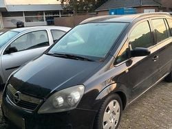 Schwarz Gebraucht 2006 Opel Zafira Van / Kleinbus | 650 € (Superpreis)