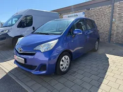 Blau Gebraucht 2011 Toyota Verso-S Life Van / Kleinbus | 4.900 € (Fairer Preis)