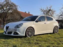 Weiß Gebraucht 2012 Alfa Romeo Giulietta Quadrifoglio Verde Kleinwagen | 7.499 € (Guter Preis)