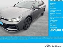 Diabasgrau metallic Gebraucht 2025 VW Passat R-line Kombi | 43.944 € (Superpreis)