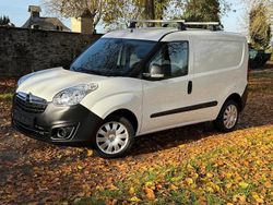 Weiß Gebraucht 2016 Opel Combo Van / Kleinbus | 6.499 € (Fairer Preis)