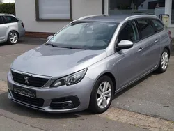 Grau Gebraucht 2020 Peugeot 308 Active Kombi | 14.390 € (Etwas zu teuer)