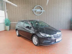 Schwarz Gebraucht 2018 Opel Astra Edition Kombi | 14.850 € (Teuer)