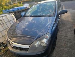 Grau Gebraucht 2002 Opel Astra Coupé | 1.000 € (Guter Preis)