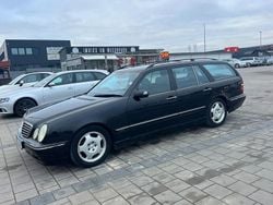 Schwarz Gebraucht 2002 Mercedes E200 Avantgarde Limousine | 999 € (Superpreis)