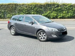 Grau Gebraucht 2011 Opel Astra Innovation Kombi | 3.290 € (Guter Preis)