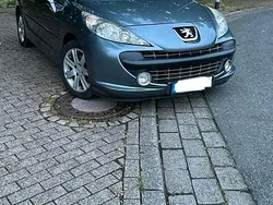Grau Gebraucht 2009 Peugeot 207 CC Cabrio | 3.950 € (Fairer Preis)
