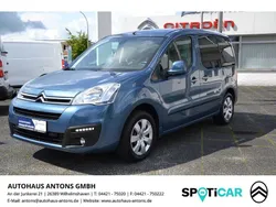 Blau Gebraucht 2016 Citroën Berlingo SELECTION Van / Kleinbus | 10.990 € (Etwas zu teuer)