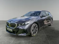 Grau Gebraucht 2024 BMW 520 M Sport Kombi | 56.990 € (Guter Preis)