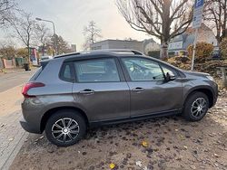 Grau Gebraucht 2016 Peugeot 2008 SUV | 8.800 € (Fairer Preis)