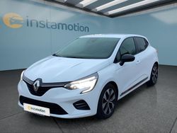 Weiß Gebraucht 2023 Renault Clio V SE Kleinwagen | 16.149 € (Fairer Preis)