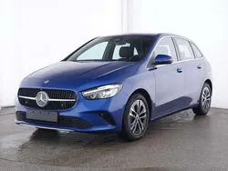Metalliclack spektralblau Gebraucht 2024 Mercedes B200 Progressive Van / Kleinbus | 30.850 € (Guter Preis)