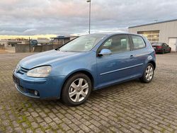 Blau Gebraucht 2004 VW Golf V Sportline Limousine | 5.290 € (Fairer Preis)