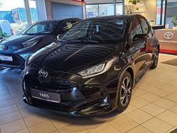 Mysticschwarz mica Neu 2025 Toyota Yaris Hybrid Comfort Limousine | 24.980 € (Fairer Preis)
