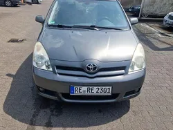 Grau Gebraucht 2006 Toyota Corolla Verso Sol Van / Kleinbus | 2.550 € (Guter Preis)