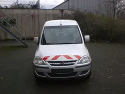 Silber Gebraucht 2006 Opel Combo Edition Van / Kleinbus | 3.200 € (Fairer Preis)