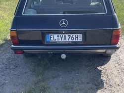 Blau Gebraucht 1983 Mercedes 230 Kombi | 12.222 €