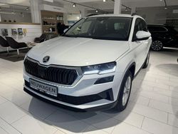 Weiß Gebraucht 2024 Skoda Karoq Selection SUV | 32.990 € (Fairer Preis)