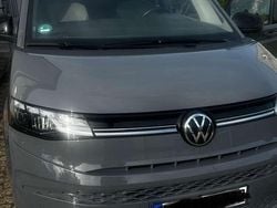 Grau Gebraucht 2023 VW T7 Life Van | 46.200 € (Guter Preis)