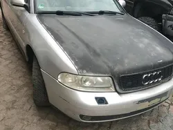 Silber Gebraucht 2004 Audi A4 Kombi | 600 €