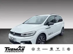 Weiß Gebraucht 2024 VW Touran Highline Van / Kleinbus | 39.580 € (Teuer)