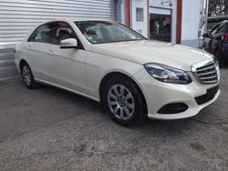 Beige Gebraucht 2015 Mercedes E200 Limousine | 10.899 € (Superpreis)