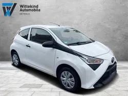 Weiß Gebraucht 2020 Toyota Aygo Kleinwagen | 5.499 € (Guter Preis)