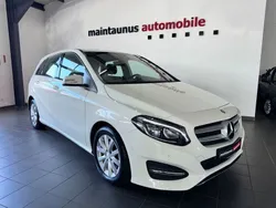 Weiß Gebraucht 2015 Mercedes B180 Style Van / Kleinbus | 15.900 € (Guter Preis)