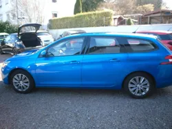 Blau/metallic lackierung drei Gebraucht 2021 Peugeot 308 Active Kombi | 15.490 € (Guter Preis)