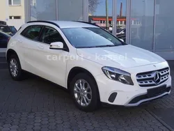 Weiß Gebraucht 2018 Mercedes GLA200 Style SUV | 17.990 € (Guter Preis)
