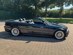 Schwarz Gebraucht 2002 BMW 320 Cabriolet Cabrio | 8.700 € (Teuer)
