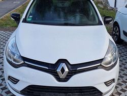 Weiß Gebraucht 2017 Renault Clio IV LIMITED Limousine | 5.290 € (Guter Preis)
